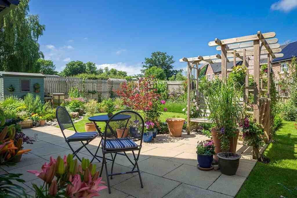 Create A Stunning Garden Without Breaking The Bank