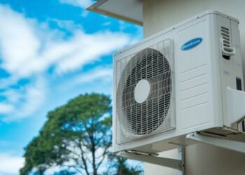 Energy-Efficient Air Conditioners Online?